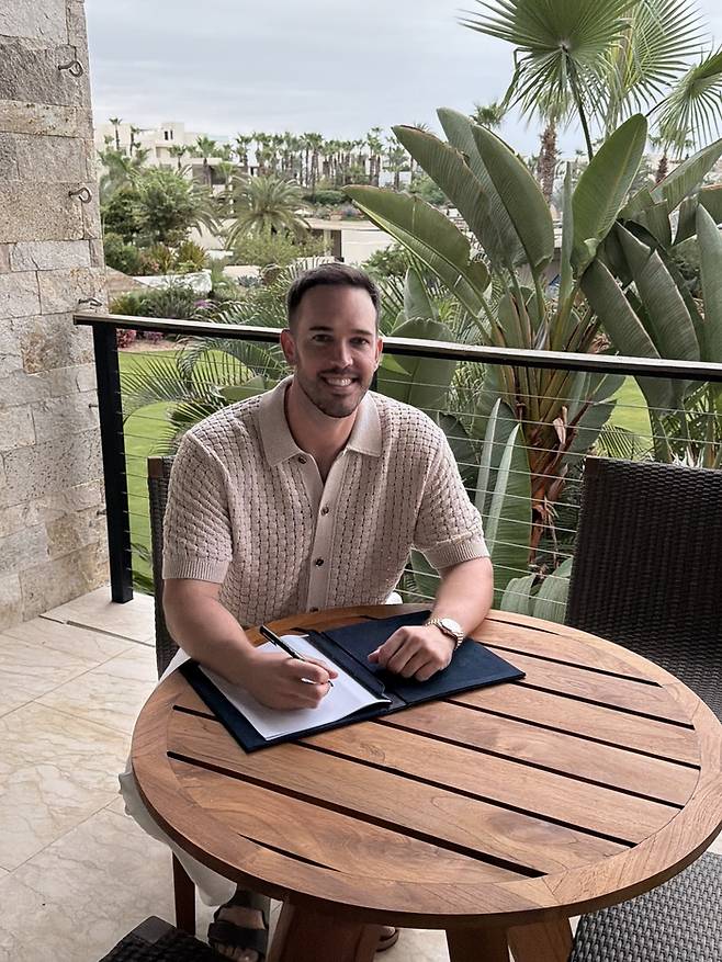 SSG는 일본프로야구(NPB) 닛폰햄 출신 오른손 외국인 투수 드류 버허겐과 총액 90만 달러(계약금 5만, 연봉 75만, 옵션 10만)에 계약을 체결했다. 사진 | SSG 랜더스