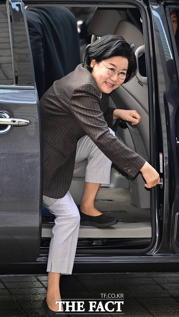 첫 출근 나선 이혜훈 기획예산처 장관 후보자.