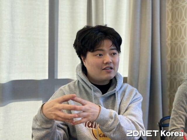 유상윤 대표가 회사 비전을 설명하고 있다.