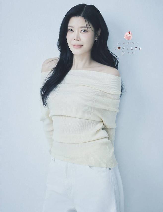 가수 린. /사진 = 인스타그램 캡처