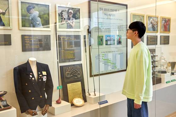 박세리 선수를 보고 골프 선수를 꿈꾼 ‘세리 키즈’들의 활약이 이어지면서 대한민국이 여자골프 강국이 됐다는 전시물을 보며 박세리 선수의 대단함을 느꼈다는 서진하 학생기자.