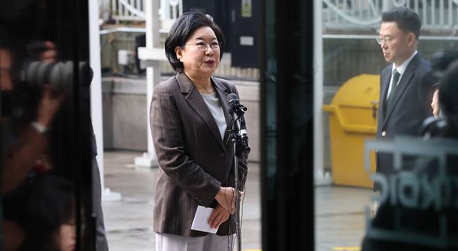 이혜훈 기획예산처 장관 후보자가 29일 서울 중구 예금보험공사에 마련된 인사청문회 준비 사무실로 출근하고 있다. 사진공동취재단