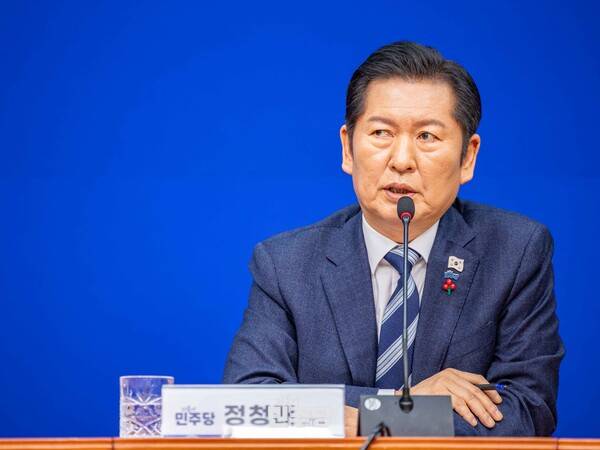 ▲정청래 더불어민주당 대표가 지난 26일 취임후 첫 기자회견을 진행하고 있다. 사진=더불어민주당