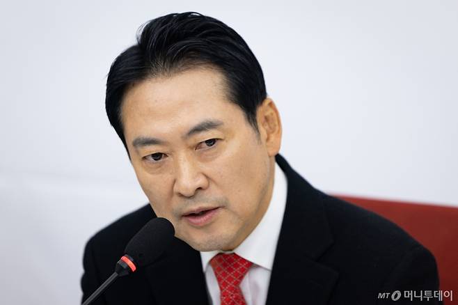 (서울=뉴스1) 유승관 기자 = 장동혁 국민의힘 대표가 28일 서울 여의도 국회에서 열린 현안 기자간담회에서 모두 발언을 하고 있다. 2025.12.28/뉴스1  Copyright (C) 뉴스1. All rights reserved. 무단 전재 및 재배포,  AI학습 이용 금지. /사진=(서울=뉴스1) 유승관 기자