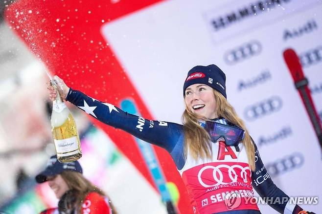 우승 자축하는 시프린 [APA/AFP=연합뉴스]