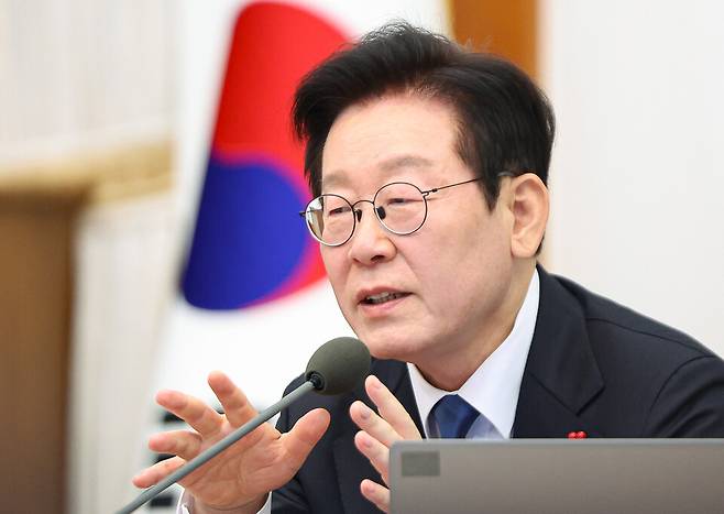 ▲&nbsp;이재명 대통령이 30일 청와대에서 열린 국무회의에서 발언하고 있다. /청와대통신사진기자단