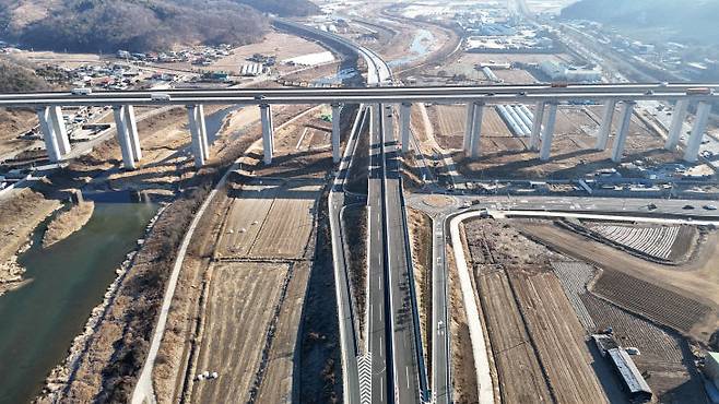 개통 구간 전경(신촌IC) - 충주시 대소원면 만정리 일원