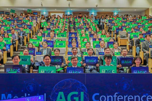 서울대병원은 네이버와 ‘한국형 의료 특화 LLM(KMed.ai)’을 공동개발했다. (사진=서울대병원)