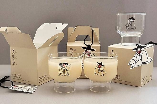 Changing soju glass set (National Museum Foundation of Korea)
