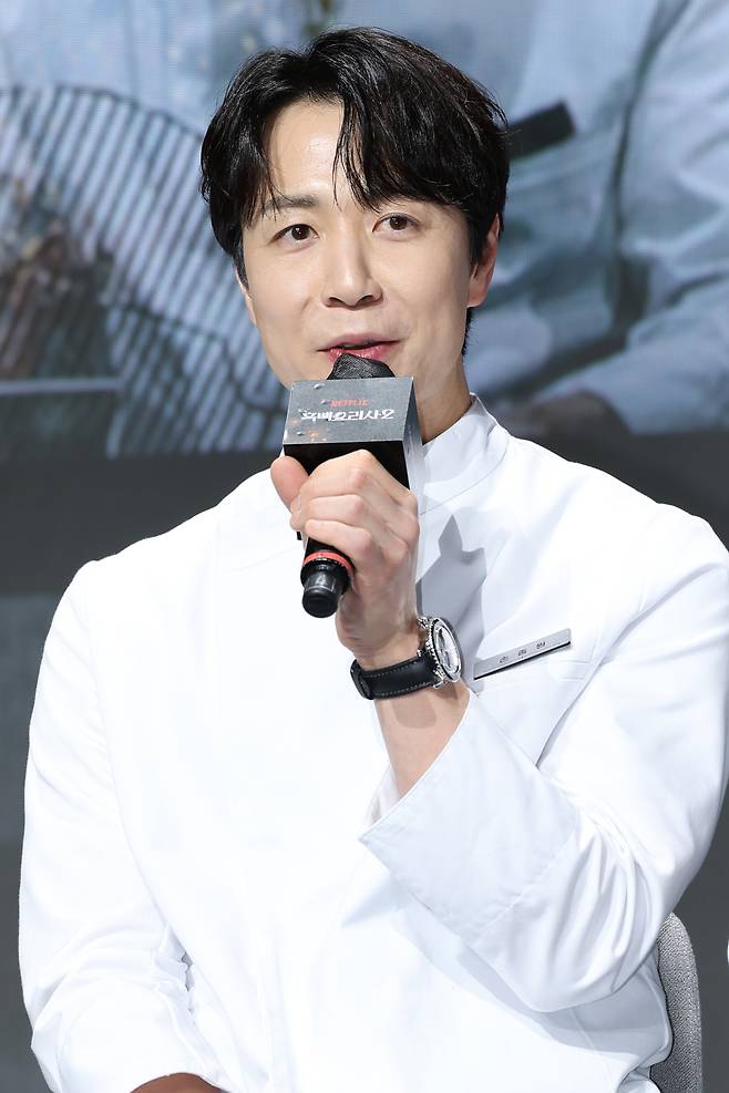 최근 넷플릭스 예능 ‘흑백요리사: 요리 계급 전쟁2’ 기자간담회에 참석한 손종원 셰프 [연합]