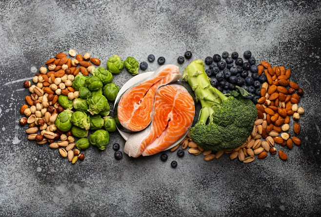 잘 먹는 것만큼, 잘 움직이는 것이 중요하다. 하루 종일 가만히 있는 생활은 그 자체로 염증을 쌓는 과정이다. 게티이미지