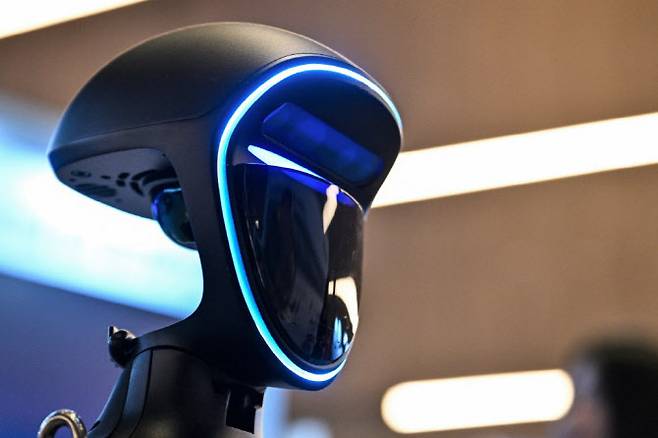 중국 상하이의 한 포럼에 유니트리 로봇이 전시돼있다. (사진=AFP)