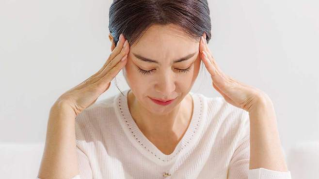 부정적인 생각이나, 끊임없는 걱정은 노화를 촉진한다｜출처: 클립아트코리아