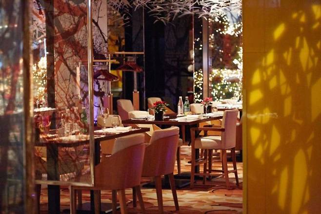 롯데호텔 서울 '라세느'. 롯데호텔앤리조트