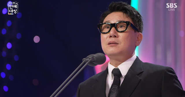 방송인 이상민이 '2025 SBS 연예대상'에서 영예의 대상을 품에 안았다. '2025 SBS 연예대상' 방송 캡처