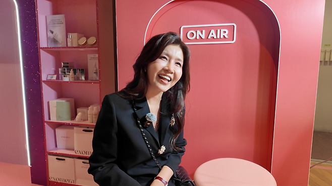 President of Korea's Institute of Nation Brand Promotion Choi Yoo-jin speaks during an interview with The Korea Herald at the Seoul Vibe event held at Dongdaemun Design Plaza in Seoul on Monday. (Tammy Park/The Korea Herald)