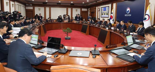 사진은 31일 오전 서울 종로구 정부서울청사에서 열린 임시국무회의. /사진=뉴시스