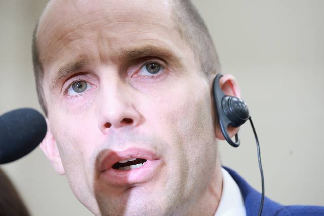 30일 국회에서 열린 쿠팡 침해사고 및 개인정보 유출, 불공정 거래, 노동환경 실태 파악과 재발 방지 대책 마련을 위한 청문회에서 해롤드 로저스 쿠팡 대표이사가 의원 질의에 답변하고 있다. 연합뉴스