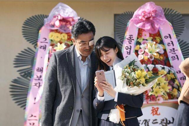 배우 류승룡(왼쪽), 고윤정 / 고윤정 인스타그램