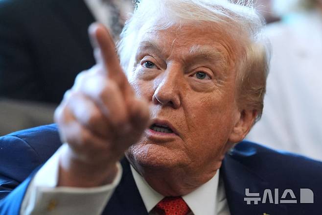 [워싱턴=AP/뉴시스] 도널드 트럼프 미국 대통령. 2025.12.31.