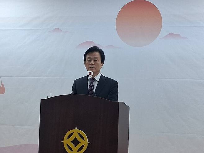 조규일 진주시장이 31일 시청 브리핑룸에서 기자회견을 열고 &nbsp;올해 시정 성과와 내년 주요 사업 계획에 대해 설명하고 있다. ⓒ사사저널 김대광