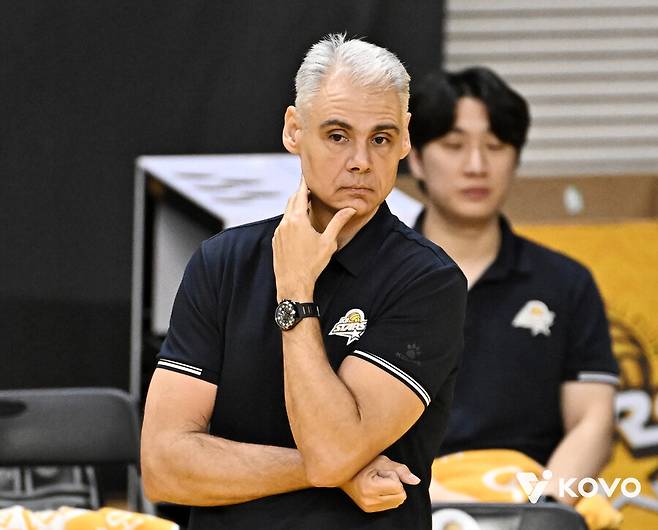 ▲ 레오나르도 카르발류 감독 ⓒKOVO