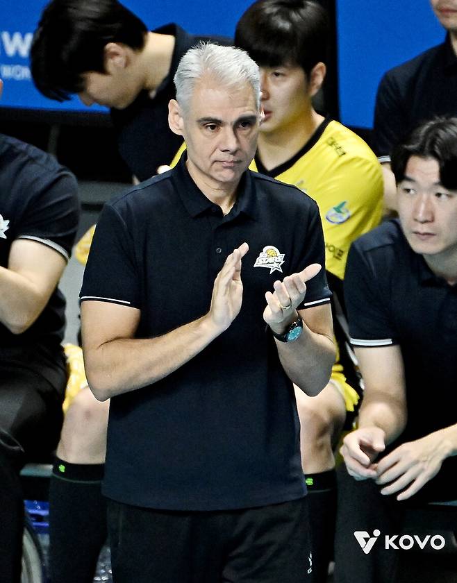 ▲ 레오나르도 카르발류 감독 ⓒKOVO