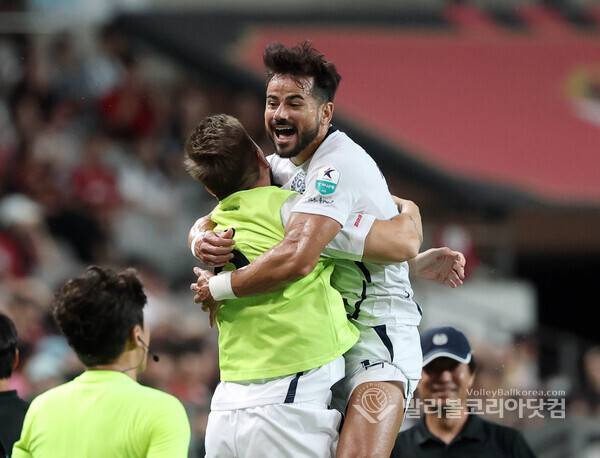 대구FC 세징야, 첫 골 환호.(사진자료=발리볼코리아닷컴DB)