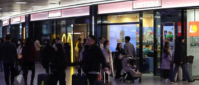 치솟은 외식물가 부담으로 가성비 점심 식사인 햄버거가 주목 받고 있다. (사진=연합뉴스)