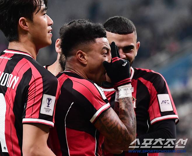 10일 오후 서울월드컵경기장에서 아시아챔피언스리그 엘리트(ACLE) 리그 6차전 FC서울과 멜버른시티FC의 경기가 열렸다. 전반전 선취골을 성공시킨 FC서울 린가드. 상암=송정헌 기자songs@sportschosun.com/2025.12.10/