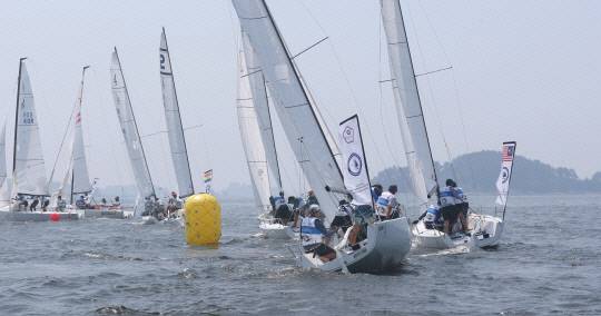 보령 국제요트대회 경기 장면. 충남도 제공