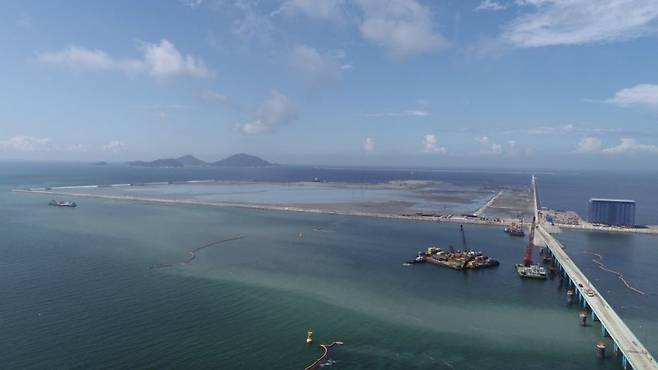 새만금 신항 부지 전경. 전북도 제공