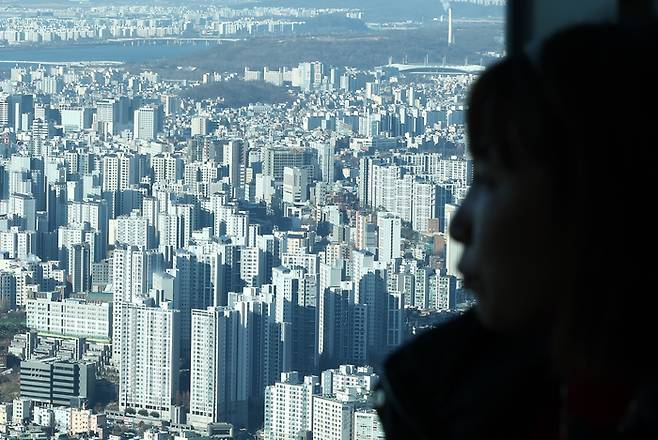 사진은 31일 서울 남산타워에서 바라본 아파트 단지. [제공=뉴스1]