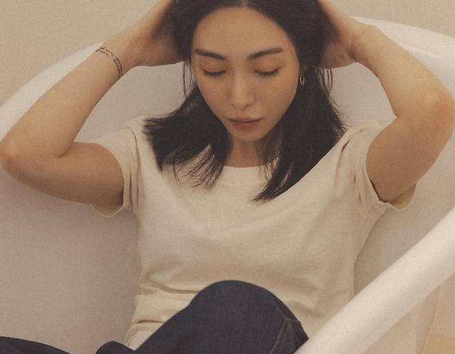 권민아가 극단적 선택을 시도했다가 구조된 후 심경을 전했다. 권민아 인스타그램 캡처