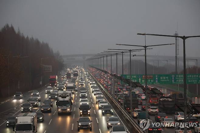 서울 가양대교 부근 강변북로 모습. [연합뉴스 자료사진]