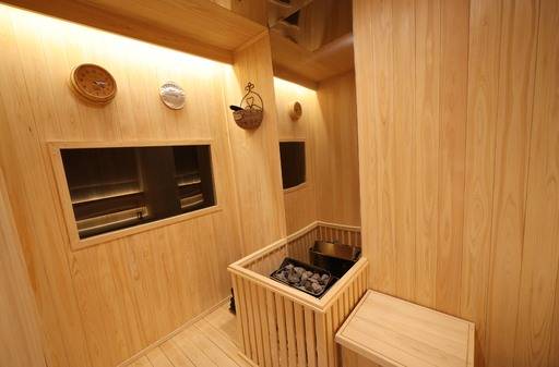 2일 공개된 용산 대통령실 집무실 내 사우나 시설. /연합뉴스 제공