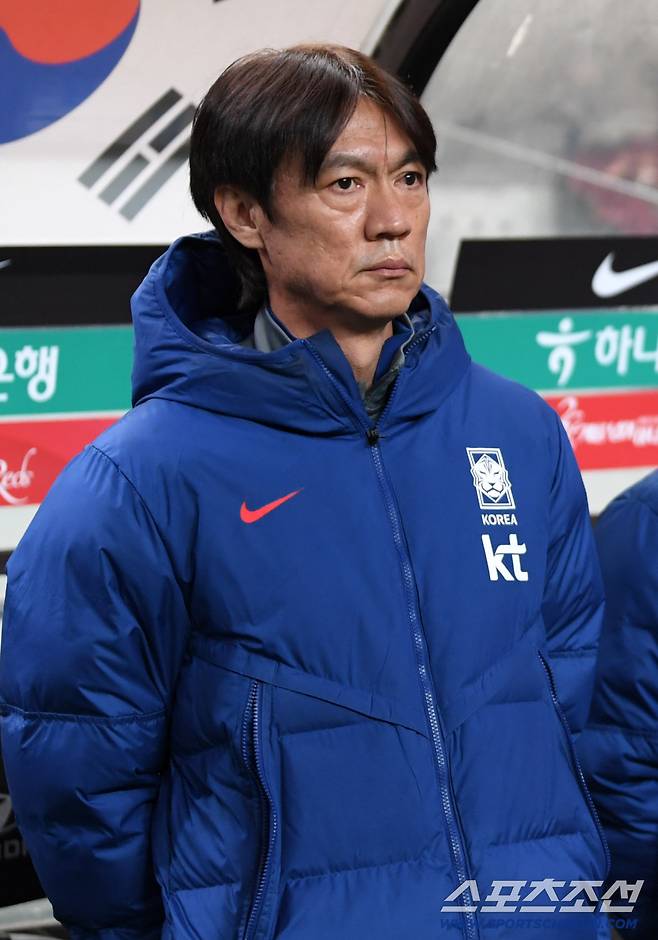 18일 서울월드컵경기장에서 열린 대한민국과 가나의 A매치 평가전. 홍명보 감독이 생각에 잠겨 있다. 상암=박재만 기자 pjm@sportschosun.com/2025.11.18/