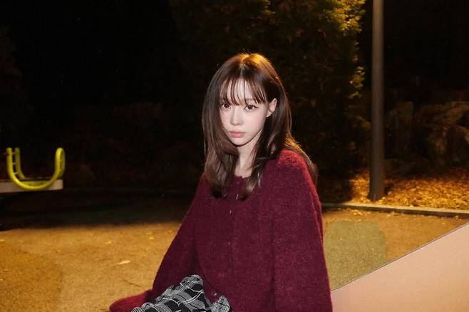 청순함의 정석을 보여준 윈터의 시스루뱅. 인스타그램 @imwinter