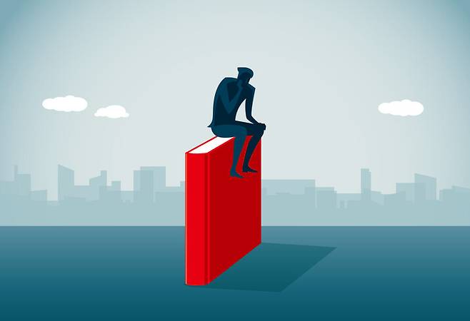 경제 불확실성이 늘고 사회 불평등과 같은 사회 문제가 계속되고 있는 가운데, 2026년에는 한국 사회 분석서가 여럿 출간될 것으로 보인다. 책에서 더 나은 사회를 위한 길을 모색해 보자. 게티이미지뱅크