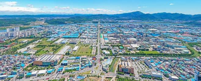 삼성SDS가 구미시에 ‘하이퍼스케일 AI 데이터센터’ 건립 투자를 공식 확정했다. 구미1공단 전경. 구미시청 제공&nbsp;