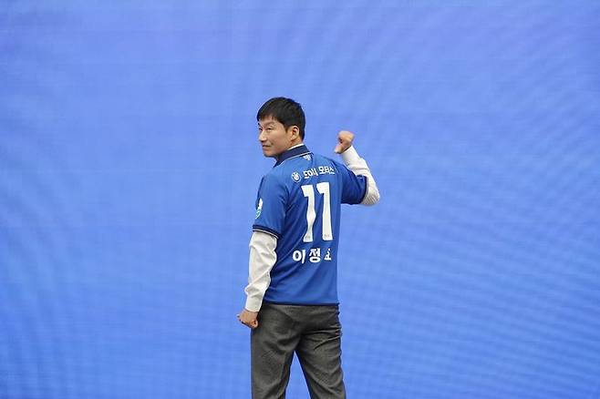 [서울=뉴시스] 프로축구 K리그2 수원삼성의 이정효 감독. (사진=수원삼성 제공) *재판매 및 DB 금지