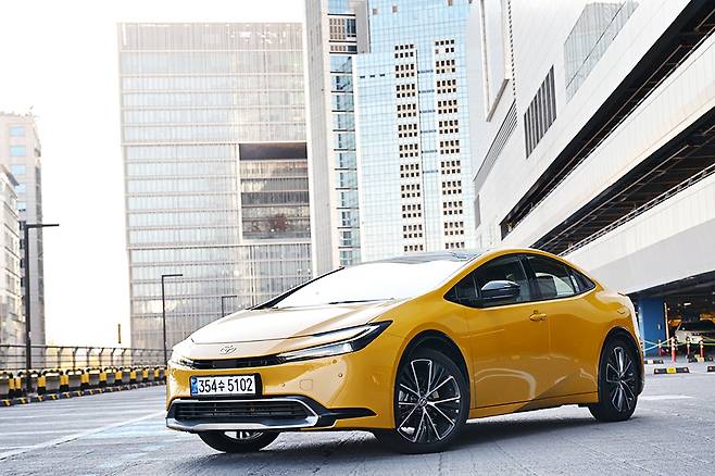 토요타 프리우스 HEV AWD. 사진: 김학수 기자