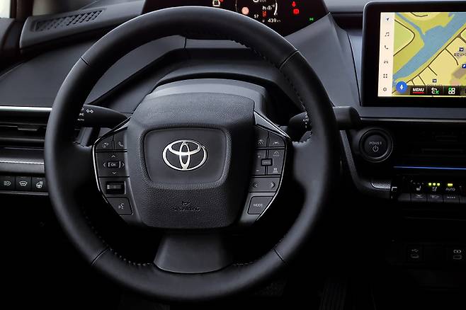토요타 프리우스 HEV AWD. 사진: 김학수 기자