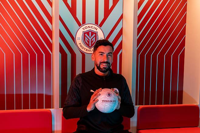 28년 만에 첫 외국인 골키퍼로 등록된 용인FC 노보. (용인FC 제공)