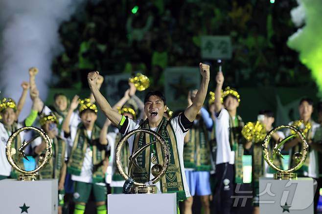 2025시즌 전북 현대 주장으로 활약한 박진섭. /뉴스1 ⓒ News1 박정호 기자