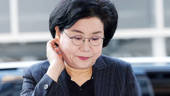 초대 기획예산처 장관 후보자로 지명된 이혜훈 전 국민의힘 의원이 30일 오전 서울 중구 예금보험공사에 마련된 인사청문회 준비 사무실로 출근하고 있다. 뉴스1