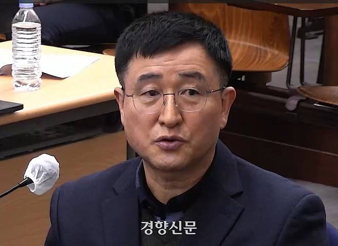 12·3 불법계엄 당시 계엄사령관으로 임명됐던 박안수 전 육군참모총장이 지난해 12월22일 서울중앙지법에서 열린 윤석열 전 대통령의 내란 혐의 재판에 증인으로 출석해 증언하고 있다.  서울중앙지법 제공