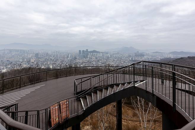 용마산 스카이워크 / 사진 =  서울관광재단