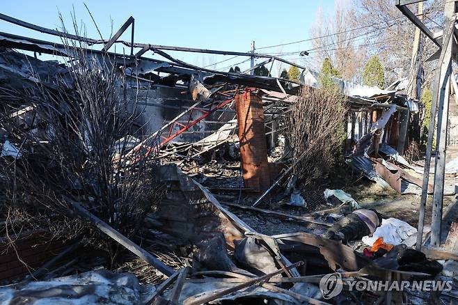 드론 공격 받은 우크라이나 내 러시아 점령지 헤르손 흐롤리 마을 [타스 연합뉴스. 재판매 및 DB 금지]