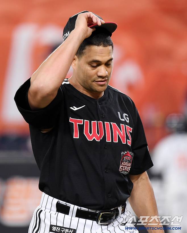 30일 대전 한화생명볼파크에서 열린 LG와 한화의 한국시리즈 4차전. 4회말 1실점한 치리노스가 아쉬워하고 있다. 대전=정재근 기자 cjg@sportschosun.com/2025.10.30/